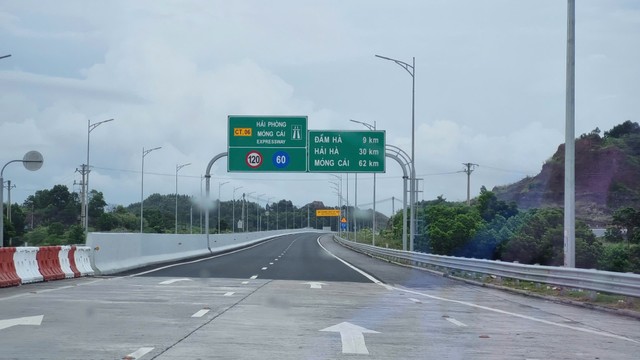 Quảng Ninh có cơ sở hạ tầng kết nối đến cảng biển khá đa dạng. Ảnh: VP Đông Bắc Quảng Ninh có cơ sở hạ tầng kết nối đến cảng biển khá đa dạng. Ảnh: VP Đông Bắc