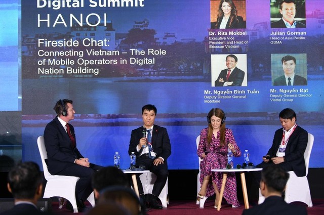 Các đại biểu thảo luận tại Hội nghị về việc làm sao thúc đẩy tăng trưởng số an toàn