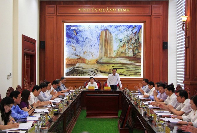 Ban thường vụ Tỉnh uỷ Quảng Bình và Quảng Trị họp bàn đi đến thống nhất các nội dung liên quan đến việc sáp nhập 2 tỉnh Ban thường vụ Tỉnh uỷ Quảng Bình và Quảng Trị họp bàn đi đến thống nhất các nội dung liên quan đến việc sáp nhập 2 tỉnh