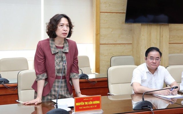 Thứ trưởng Bộ Y tế Nguyễn Thị Liên Hương phát biểu tại buổi lễ