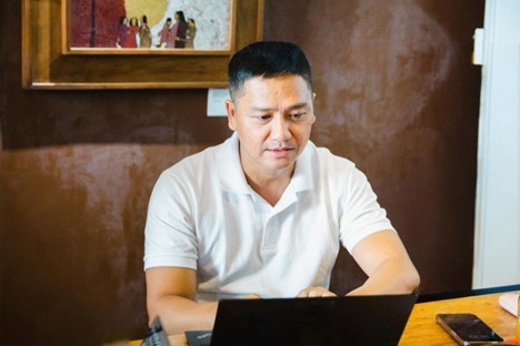 Ông Phong Bùi Ông Phong Bùi