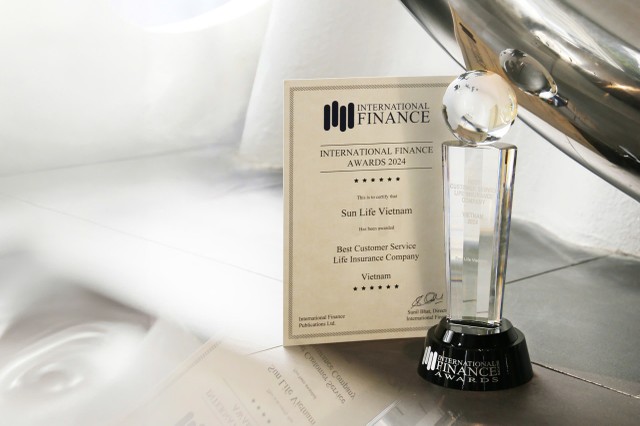 Sun Life Việt Nam được Tạp chí Tài chính Quốc tế (Anh quốc) trao tặng giải thưởng “Công ty Bảo hiểm Nhân thọ có Dịch vụ Khách hàng tốt nhất – Việt Nam 2024”