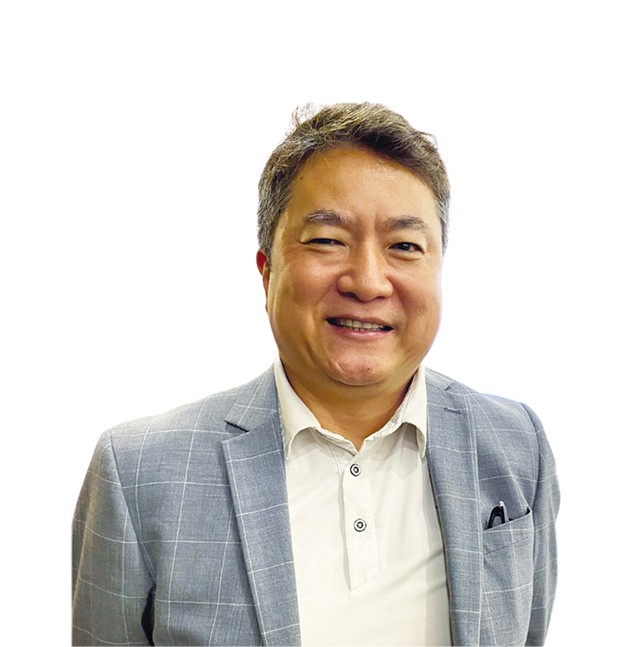 Ông Michael J. Chin Ông Michael J. Chin