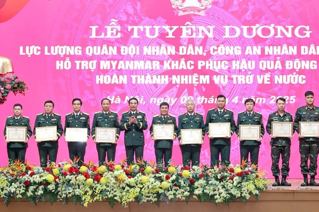 Viettel Global vinh dự nhận bằng khen của Bộ Quốc phòng vì những đóng góp xuất sắc trong công tác cứu hộ, cứu nạn sau động đất tại Myanmar. Viettel Global vinh dự nhận bằng khen của Bộ Quốc phòng vì những đóng góp xuất sắc trong công tác cứu hộ, cứu nạn sau động đất tại Myanmar.