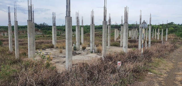 Dự án Khu đô thị sinh thái biển AE Resort Cửa Tùng vẫn đang còn dang dở. Dự án Khu đô thị sinh thái biển AE Resort Cửa Tùng vẫn đang còn dang dở.