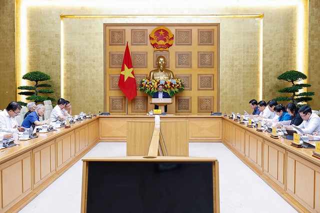 Thủ tướng Phạm Minh Chính chủ trì cuộc làm việc với Hội đồng Tư vấn chính sách. Ảnh: Nhật Bắc