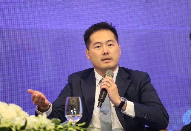 Ông Trương Khắc Nguyên Minh, Phó tổng giám đốc Prodezi Long An chia sẻ tại sự kiện. Ông Trương Khắc Nguyên Minh, Phó tổng giám đốc Prodezi Long An chia sẻ tại sự kiện.