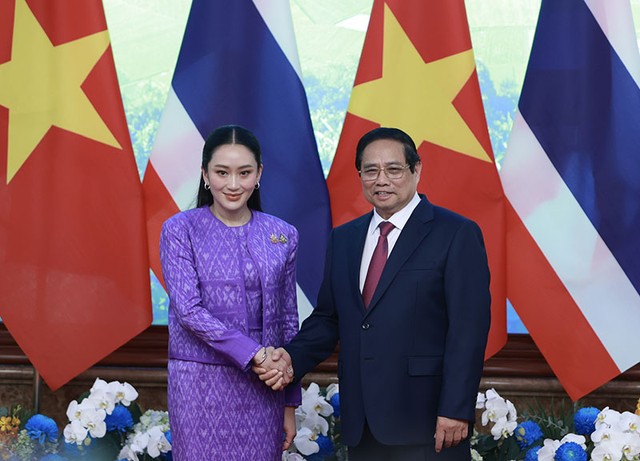 Chuyến công tác tại Việt Nam lần này của Thủ tướng Paetongtarn Shinawatra là một dấu mốc quan trọng trong quan hệ hai nước. Chuyến công tác tại Việt Nam lần này của Thủ tướng Paetongtarn Shinawatra là một dấu mốc quan trọng trong quan hệ hai nước.