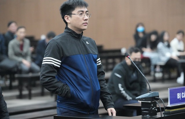 Bị cáo Chu Xuân Sơn, cựu Phó chủ tịch UBND phường Khương Đình. Bị cáo Chu Xuân Sơn, cựu Phó chủ tịch UBND phường Khương Đình.