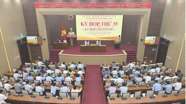 HĐND tỉnh Quảng Ngãi Khoá XIII, nhiệm kỳ 2021 -2026 đã thông qua hai đồ án quy hoạch phân khu xây dựng với quy mô hàng nghìn hecta. HĐND tỉnh Quảng Ngãi Khoá XIII, nhiệm kỳ 2021 -2026 đã thông qua hai đồ án quy hoạch phân khu xây dựng với quy mô hàng nghìn hecta.