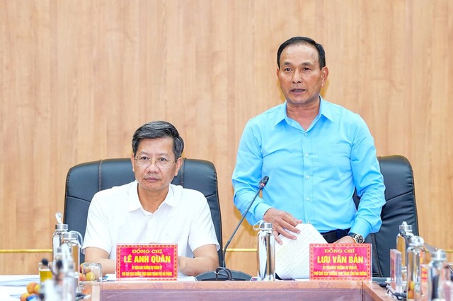 Ông Lưu Văn Bản, Phó chủ tịch Thường trực UBND tỉnh Hải Dương đề nghị các đơn vị liên quan khẩn trương tham gia ý kiến gửi cơ quan tổng hợp để điều chỉnh, bổ sung dự thảo báo cáo chính trị