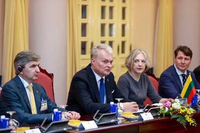Tổng thống Gitanas Nauseda và đoàn đại biểu cấp cao Lithuania tham gia Hội đàm.
