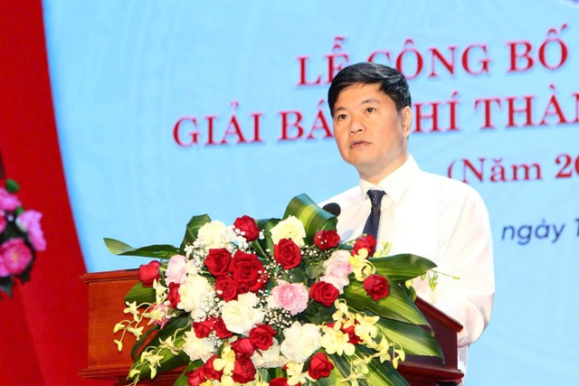 Ông Hoàng Minh Cường, Phó chủ tịch UBND thành phố Hải Phòng ghi nhận, đánh giá cao và biểu dương những đóng góp quan trọng của các cơ quan báo chí.