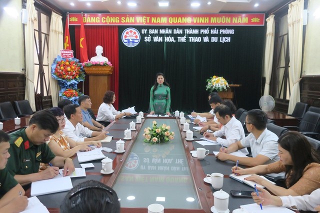 Bà Trần Thị Hoàng Mai, Giám đốc Sở Văn hóa Thể thao và Du lịch thông tin về Lễ công bố Nghị quyết của Quốc hội về hợp nhất thành phố Hải Phòng và tỉnh Hải Dương