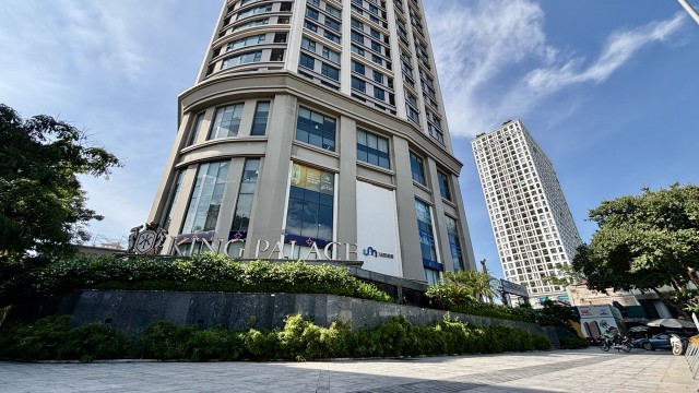 Trong khi đó, tòa A đã bàn giao nhà từ 5 năm trước. Hiện đa phần các căn hộ được chào bán từ 75 - 85 triệu đồng/m2.