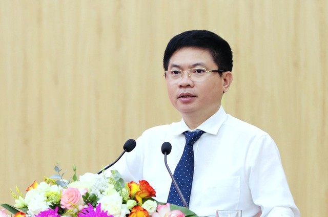 Ông Trương Quốc Huy, Bí thư Tỉnh ủy, Trưởng Đoàn đại biểu Quốc hội tỉnh phát biểu tại Hội nghị.