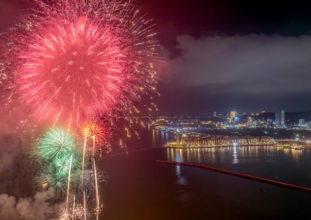 Vịnh Pháo hoa tại Sun Elite City sẽ được thắp sáng mỗi tối cuối tuần.