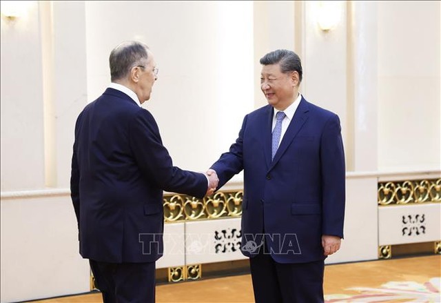 Chủ tịch Trung Quốc Tập Cận Bình (phải) và Ngoại trưởng Nga Sergey Lavrov tại cuộc gặp ở Bắc Kinh ngày 15/7. Ảnh: THX/TTXVN Chủ tịch Trung Quốc Tập Cận Bình (phải) và Ngoại trưởng Nga Sergey Lavrov tại cuộc gặp ở Bắc Kinh ngày 15/7. Ảnh: THX/TTXVN