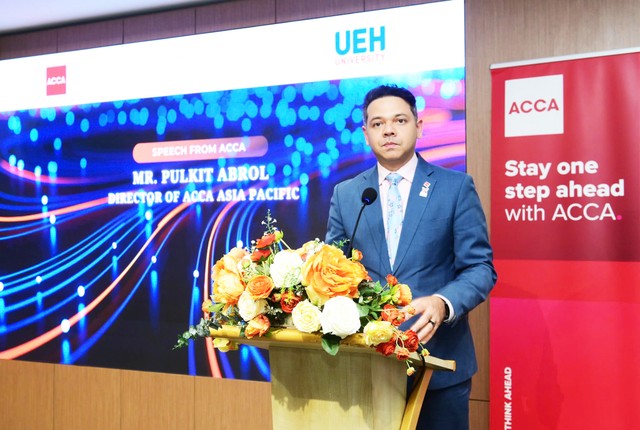 Ông Pulkit Abrol, Giám đốc ACCA khu vực Châu Á Thái Bình Dương đánh giá cao mối quan hệ hợp tác giữa ACCA và UEH. Ảnh: ACCA Việt Nam