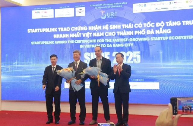 StartupBlink trao chứng nhận Đà Nẵng lọt vào Top 1.000 thành phố có hệ sinh thái khởi nghiệp tiêu biểu toàn cầu. StartupBlink trao chứng nhận Đà Nẵng lọt vào Top 1.000 thành phố có hệ sinh thái khởi nghiệp tiêu biểu toàn cầu.