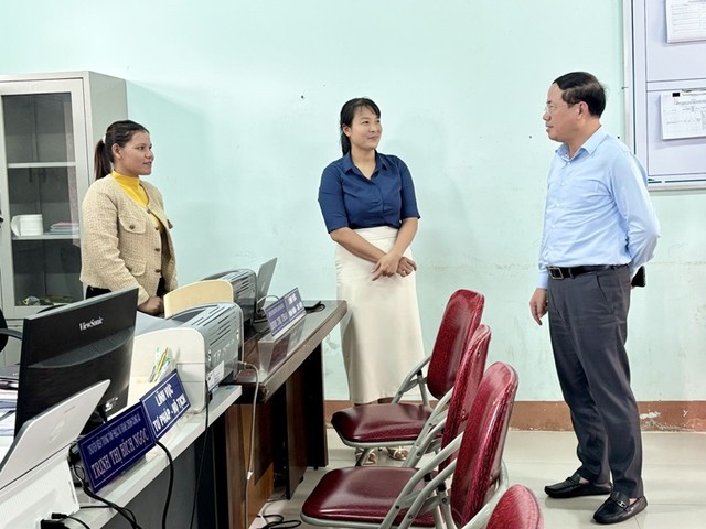 Ông Phạm Anh Tuấn, Chủ tịch UBND tỉnh Gia Lai tại buổi làm việc với xã Ya Ma về việc vận hành tổ chức bộ máy hành chính sau sáp nhập. Ảnh: Hoàng Thảo.