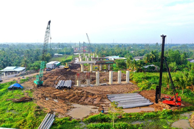 Vật liệu, thiết bị và máy xây dựng chiếm tỷ trọng lớn trong chi phí đầu tư công trình xây dựng. Ảnh: Tiên Giang Vật liệu, thiết bị và máy xây dựng chiếm tỷ trọng lớn trong chi phí đầu tư công trình xây dựng. Ảnh: Tiên Giang