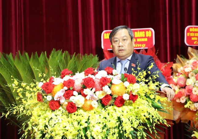 Ông Vũ Đại Thắng, Bí thư Tỉnh ủy Quảng Ninh phát biểu tại Đại hội.