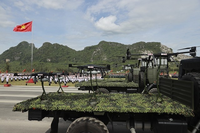 Các phương tiện xe, pháo của lực lượng Quân đội nhân dân Việt Nam