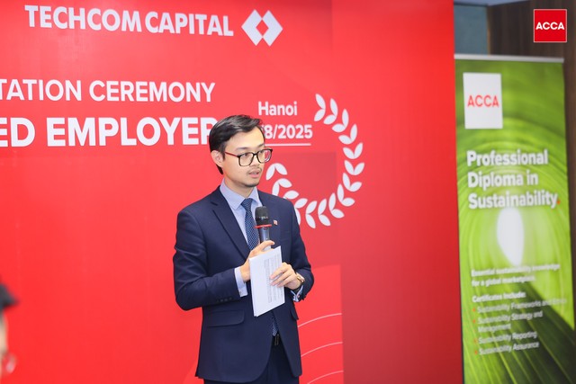 Ông Tô Quốc Hưng, Giám đốc quốc gia ACCA Việt Nam phát biểu tại buổi lễ. Ảnh: ACCA Việt Nam Ông Tô Quốc Hưng, Giám đốc quốc gia ACCA Việt Nam phát biểu tại buổi lễ. Ảnh: ACCA Việt Nam