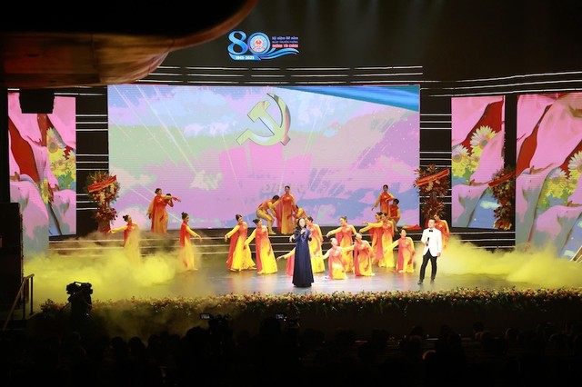 Chương trình văn nghệ chào mừng