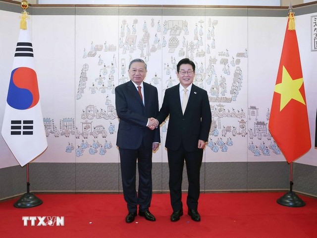 Tổng thống Hàn Quốc Lee Jae Myung, Tổng Bí thư Tô Lâm trước khi hội đàm chính thức - Ảnh: TTXVN