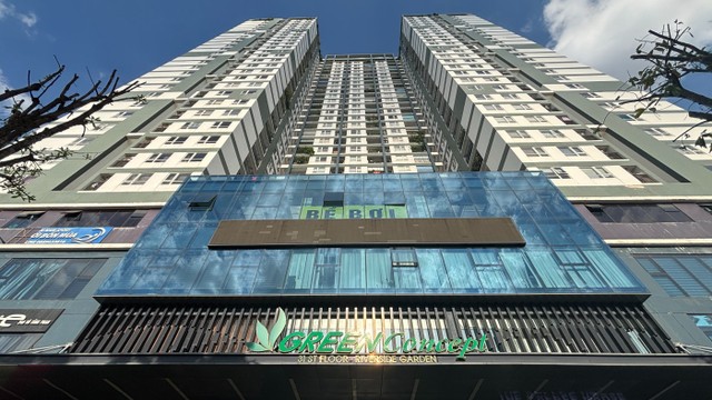 Chung cư thương mại trong hình nằm trên mặt đường Vũ Tông Phan và hiện có giá lên đến 80 triệu đồng/m2. Ảnh: Thanh Vũ