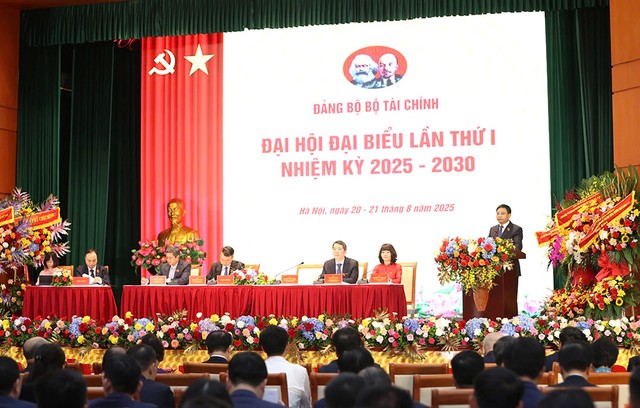 Đồng chí Nguyễn Văn Thắng khẳng định: Đảng bộ Bộ Tài chính quyết tâm vượt qua khó khăn, khắc phục những tồn tại, hạn chế, phấn đấu thực hiện đạt nhiều thành tích hơn nữa trong nhiệm kỳ tới. Ảnh: Đức Thanh