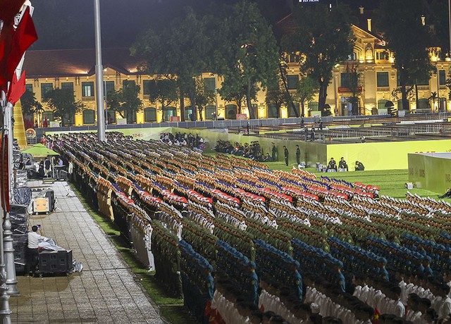 Khối đứng luôn bảo đảm nghiêm túc, chính quy, thể hiện tinh thần, trách nhiệm cao đối với nhiệm vụ.