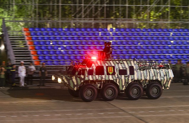 Khối xe đặc chủng của lực lượng công an tham gia lễ diễu binh, diễu hành.