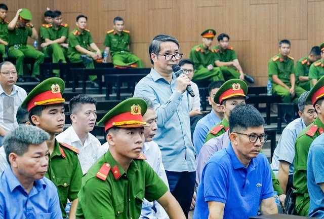 Bị truy tố ở khung hình phạt từ 20 năm tù hoặc chung thân, bị cáo Phạm Thái Hà được đề nghị phạt từ 5-6 năm tù. Bị truy tố ở khung hình phạt từ 20 năm tù hoặc chung thân, bị cáo Phạm Thái Hà được đề nghị phạt từ 5-6 năm tù.