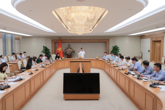 Phó Thủ tướng Hồ Đức Phớc chủ trì cuộc họp với các bộ ngành, doanh nghiệp về kế hoạch triển khai thi hành Luật Quản lý và đầu tư vốn nhà nước tại doanh nghiệp (Luật số 68/2025/QH15) - Ảnh: VGP/Trần Mạnh Phó Thủ tướng Hồ Đức Phớc chủ trì cuộc họp với các bộ ngành, doanh nghiệp về kế hoạch triển khai thi hành Luật Quản lý và đầu tư vốn nhà nước tại doanh nghiệp (Luật số 68/2025/QH15) - Ảnh: VGP/Trần Mạnh