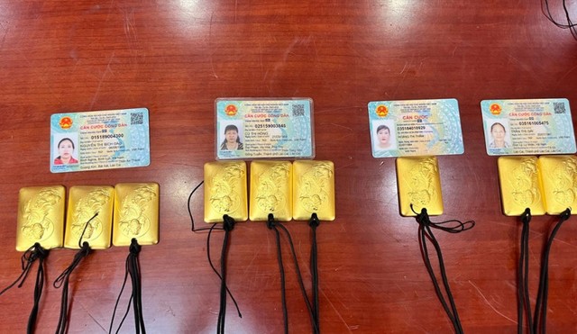 Số vàng lậu bị phát hiện, thu giữ từ các đối tượng vận chuyển thuê. Số vàng lậu bị phát hiện, thu giữ từ các đối tượng vận chuyển thuê.