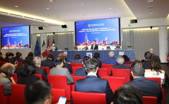 Diễn đàn Kết nối đầu tư 2025 do Bộ Tài chính Việt Nam tổ chức thu hút gần 200 đại diện doanh nghiệp, ngân hàng, quỹ đầu tư hai nước. Ảnh: Duy Thái. Diễn đàn Kết nối đầu tư 2025 do Bộ Tài chính Việt Nam tổ chức thu hút gần 200 đại diện doanh nghiệp, ngân hàng, quỹ đầu tư hai nước. Ảnh: Duy Thái.