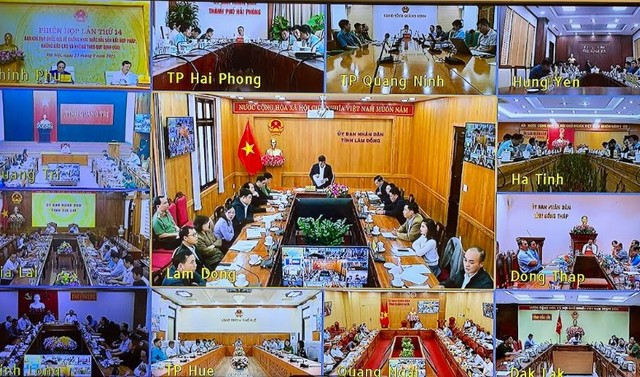 Phiên họp được tổ chức trực tiếp tại Trụ sở Chính phủ, trực tuyến với 21 tỉnh, thành phố ven biển.