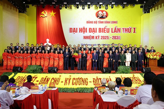 Ra mắt Ban chấp hành Đảng bộ tỉnh Vĩnh Long nhiệm kỳ 2025 - 2030 Ra mắt Ban chấp hành Đảng bộ tỉnh Vĩnh Long nhiệm kỳ 2025 - 2030