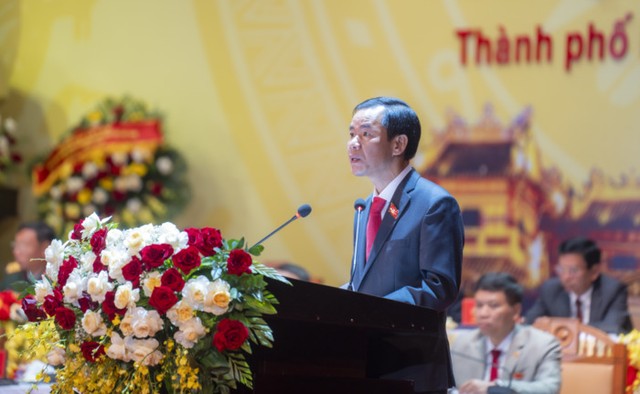 Chủ tịch UBND thành phố Nguyễn Văn Phương báo cáo chính trị tại Đại hội. Chủ tịch UBND thành phố Nguyễn Văn Phương báo cáo chính trị tại Đại hội.