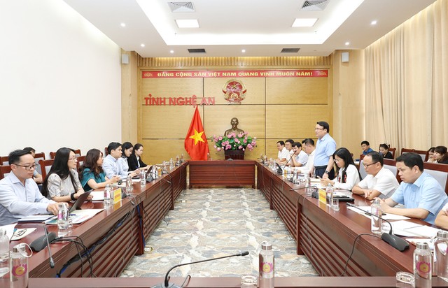 Quang cảnh buổi làm việc