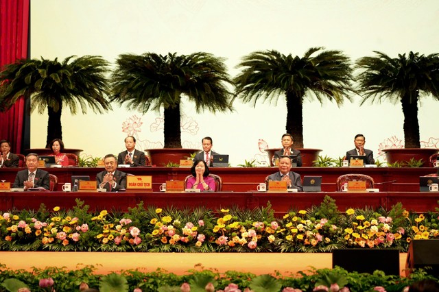 Đoàn chủ tịch Đại hội Đảng bộ Thành phố Hà Nội lần thứ XVIII.