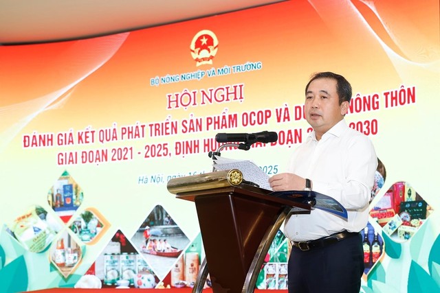 Quyền Bộ trưởng Bộ Nông nghiệp và Môi trường Trần Đức Thắng phát biểu tại Hội nghị. Quyền Bộ trưởng Bộ Nông nghiệp và Môi trường Trần Đức Thắng phát biểu tại Hội nghị.
