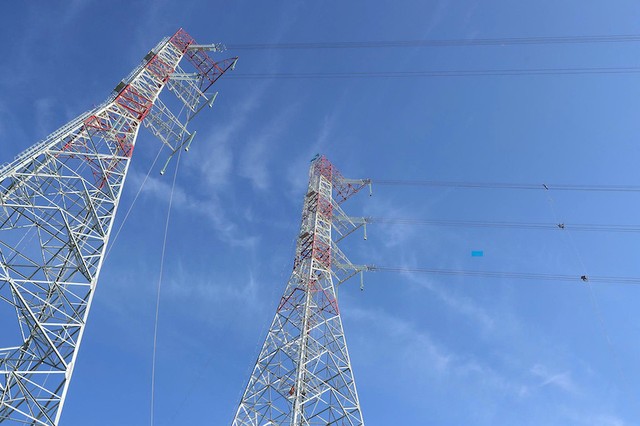 Kết quả là đã hoàn thành Dự án đường dây 500kV Lào Cai - Vĩnh Yên trong thời gian chỉ hơn 6 tháng kể từ ngày khởi công, vượt gần 8 tháng so với tiến độ được phê duyệt trong chủ trương đầu tư. Kết quả là đã hoàn thành Dự án đường dây 500kV Lào Cai - Vĩnh Yên trong thời gian chỉ hơn 6 tháng kể từ ngày khởi công, vượt gần 8 tháng so với tiến độ được phê duyệt trong chủ trương đầu tư.