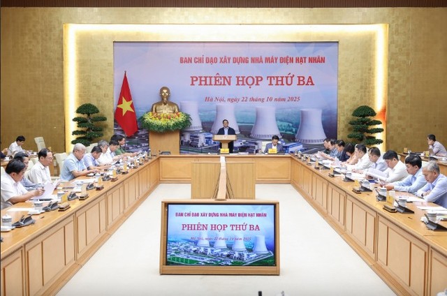 Quang cảnh cuộc họp Ban Chỉ đạo xây dựng nhà máy điện hạt nhân. Ảnh: VGP.