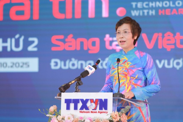 Bà Vũ Việt Trang, Tổng giám đốc Thông tấn xã Việt Nam, Chủ tịch Hội đồng giải thưởng phát biểu khai mạc.
