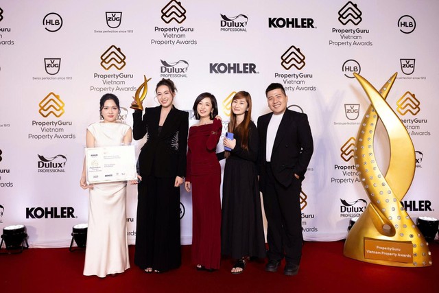 Giải thưởng danh giá này là minh chứng cho chất lượng vượt trội, đẳng cấp thiết kế và tầm nhìn phát triển dài hạn của KITA Group. Ảnh: KITA Group Giải thưởng danh giá này là minh chứng cho chất lượng vượt trội, đẳng cấp thiết kế và tầm nhìn phát triển dài hạn của KITA Group. Ảnh: KITA Group