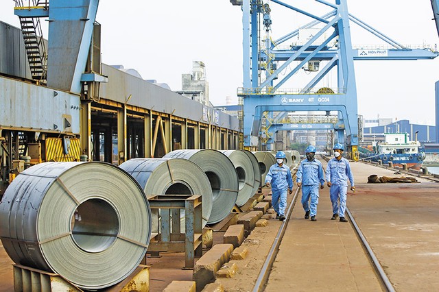 Dự thảo Báo cáo Chính trị Đại hội XIV nhấn mạnh, phát triển kinh tế tư nhân là một động lực quan trọng nhất của nền kinh tế. Ảnh: Đức Thanh